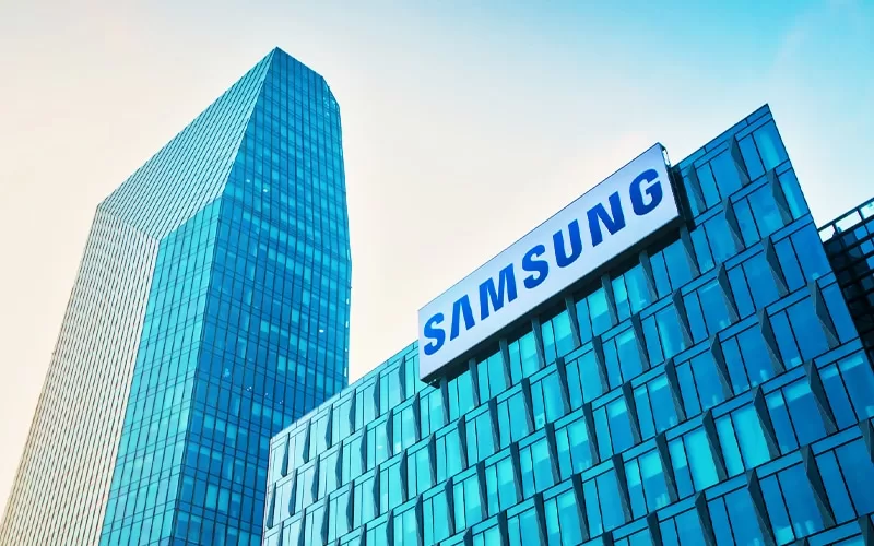 A subsidiary of Samsung is considering launching a Bitcoin exchange-traded fund in Hong Kong. The move is being made as part of an effort to establish ourselves as a cryptocurrency hub for the Asia-Pacific region. At the moment, Hong Kong Exchanges and Clearing Market is the only exchange in Asia that enables customers to trade in Bitcoin futures.
