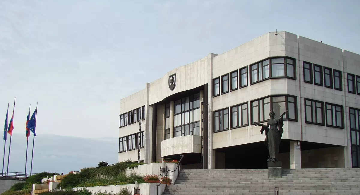 The slovakian parliament jpeg